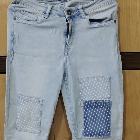 Light blue denim perfect for 30 waist - Picture 2 of 3